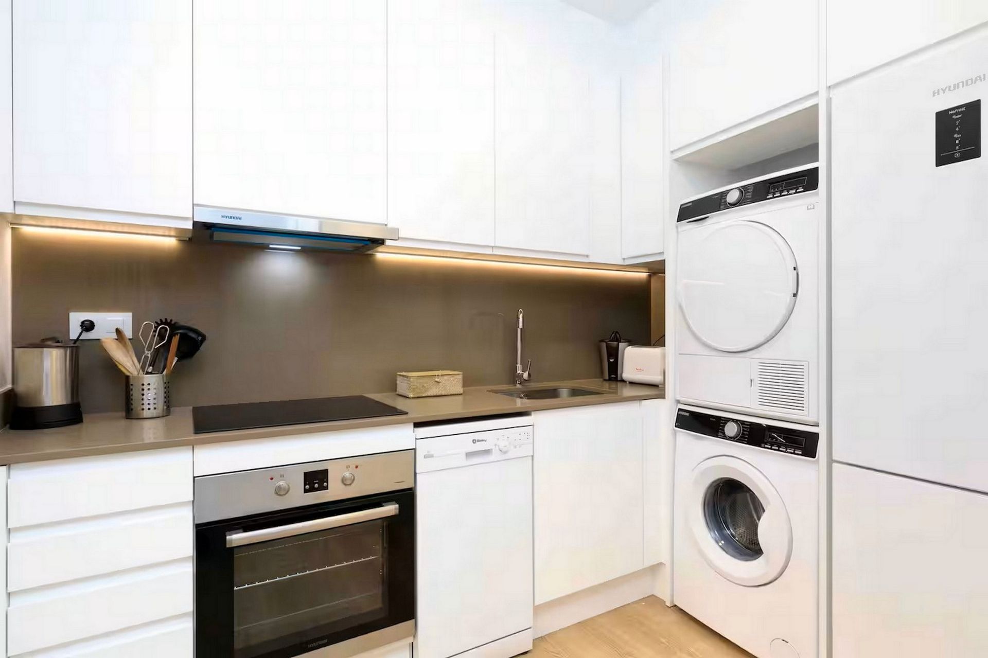 Kitchen of Flat to rent in Girona Capital  with Air Conditioner, Heating and Furnished