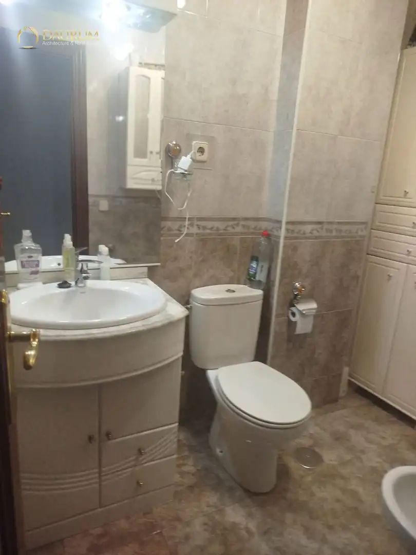 Bathroom of Houses for sale in Coslada  with Heating, Terrace and Furnished