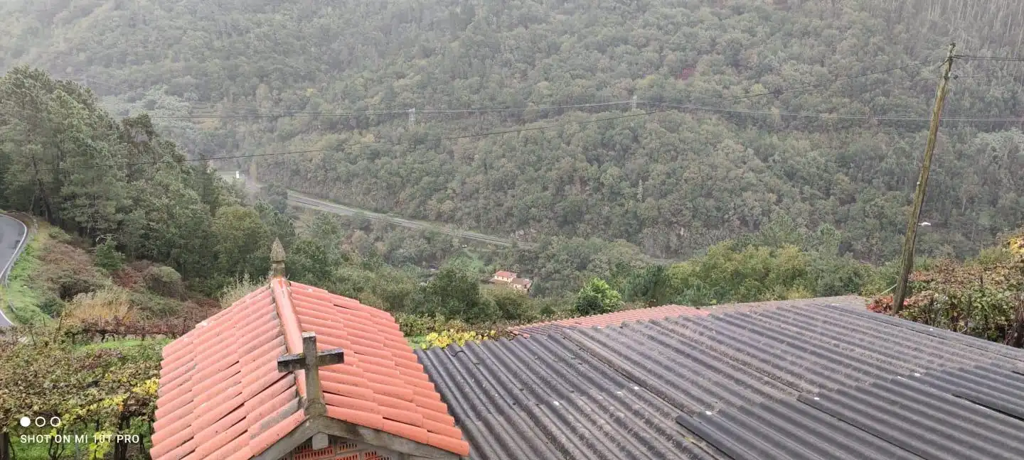 Vista exterior de Casa o xalet en venda en A Peroxa  amb Calefacció, Jardí privat i Terrassa