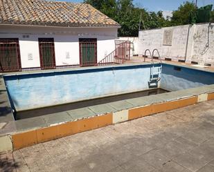 Piscina de Casa o xalet en venda en  Jaén Capital amb Aire condicionat, Calefacció i Jardí privat
