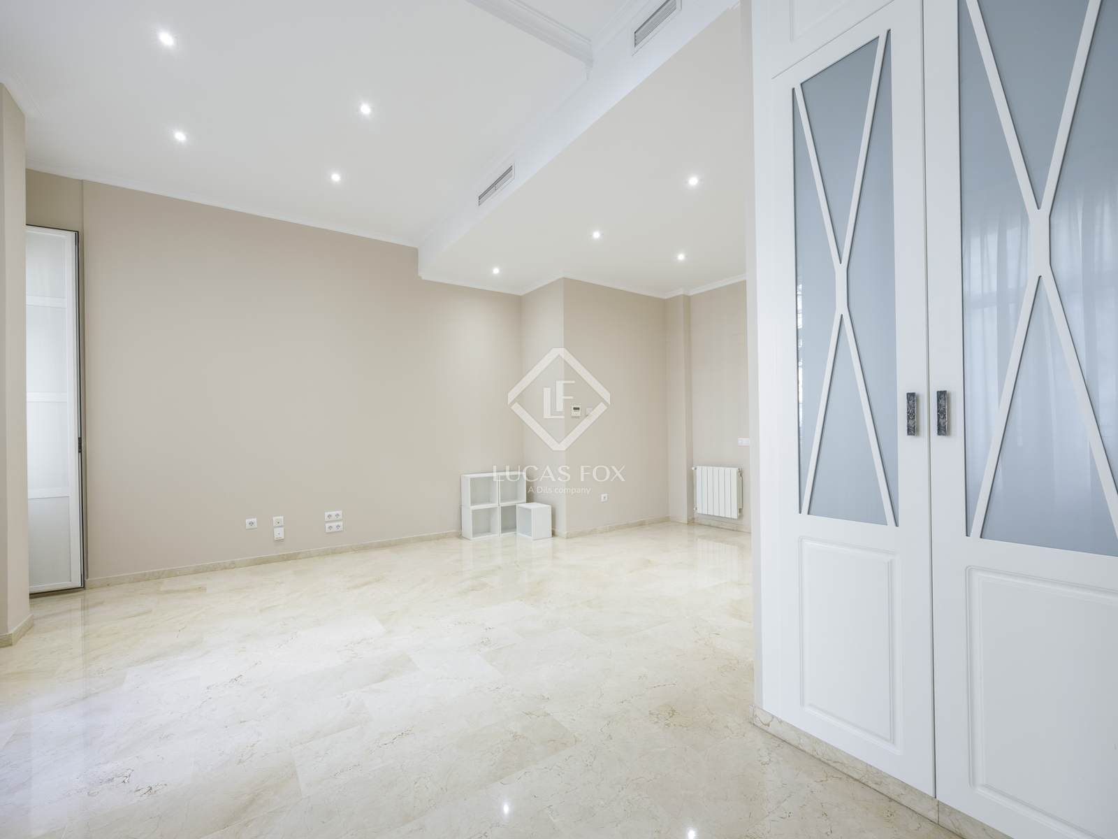 Piso de alquiler en  Valencia Capital con Aire acondicionado, Calefacción y Balcón