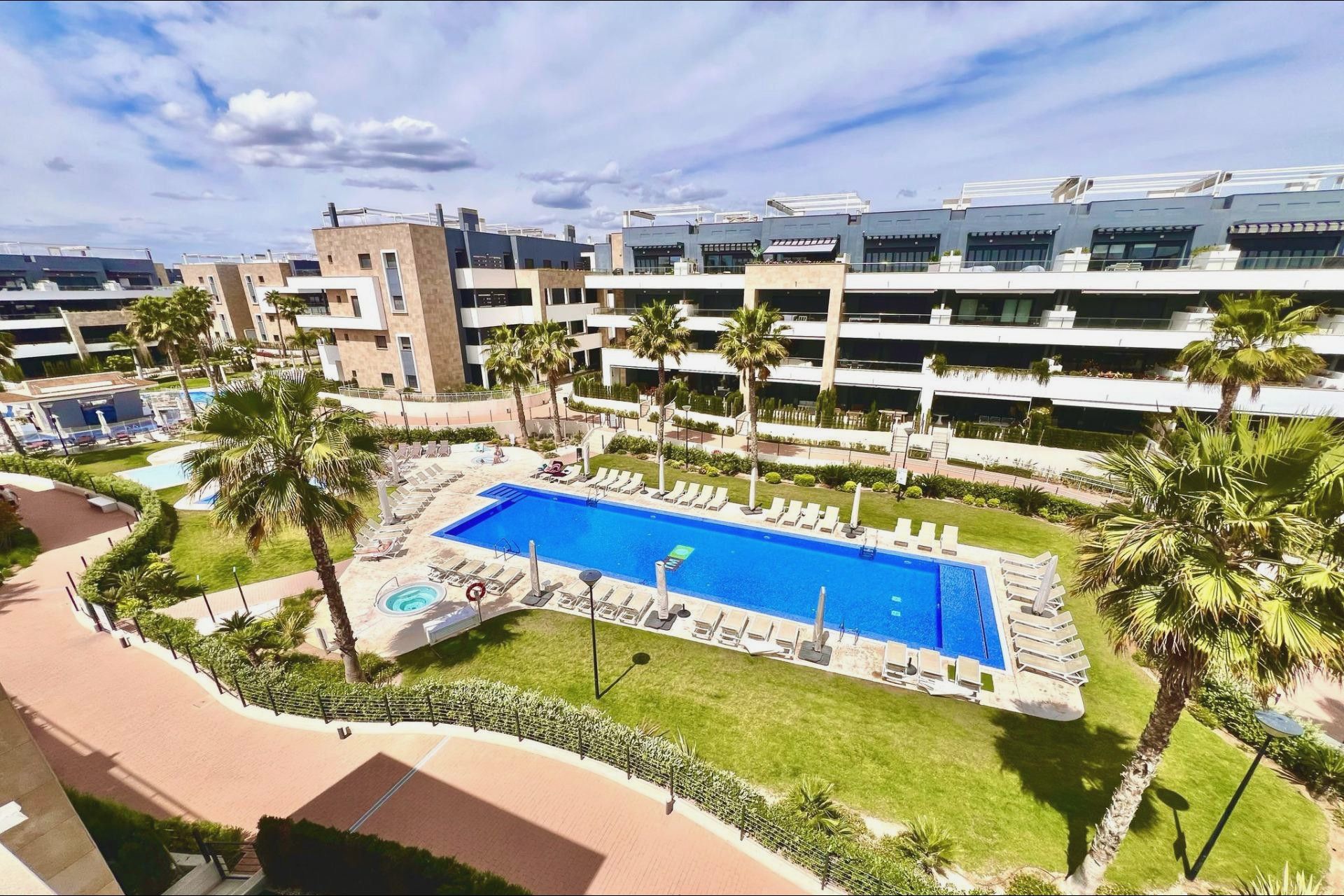 Piscina de Àtic en venda en Orihuela amb Aire condicionat, Calefacció i Jardí privat