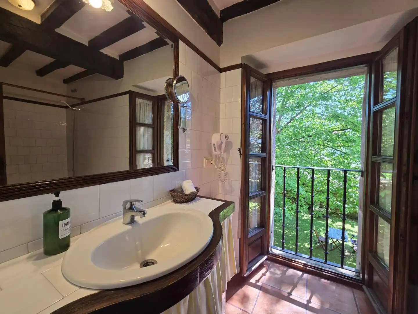 Bathroom of Houses for sale in Valdáliga  with Heating and Private garden