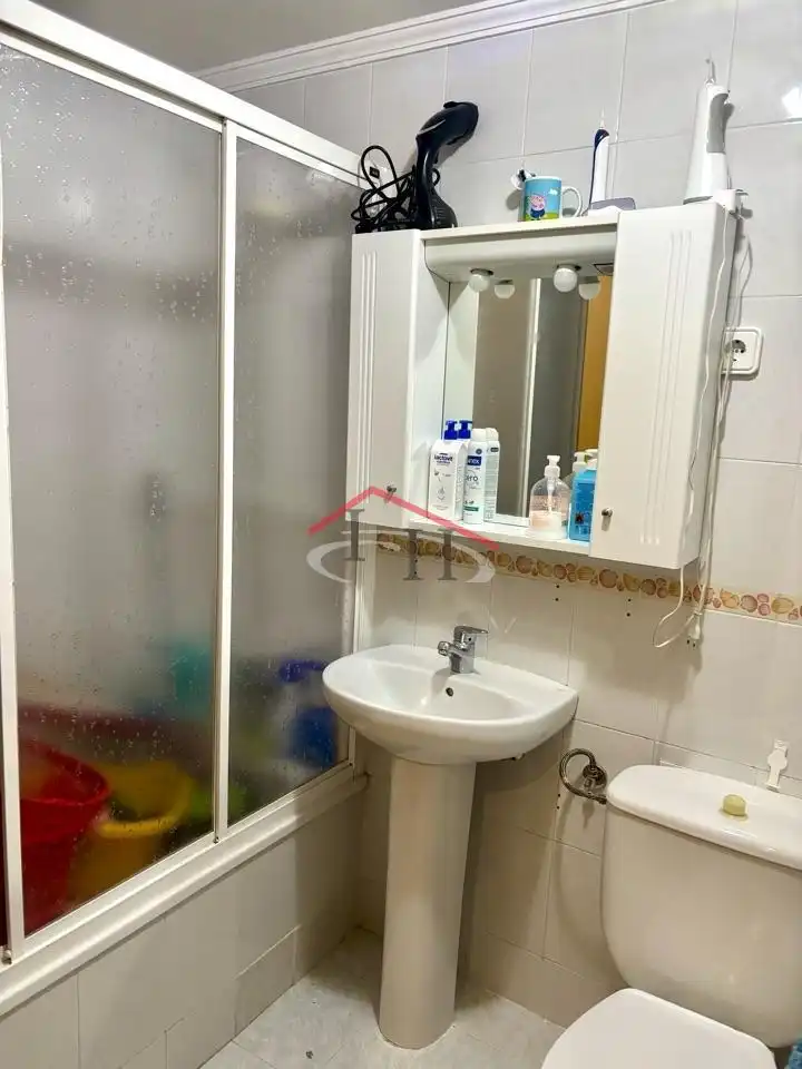 Badezimmer von Wohnung zum Verkauf in San Andrés del Rabanedo mit Heizung, Parkett und Abstellraum