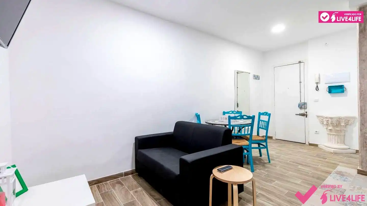 Living room of Apartments for rent in Valencia  with Air Conditioner, Parquet flooring and Furnished