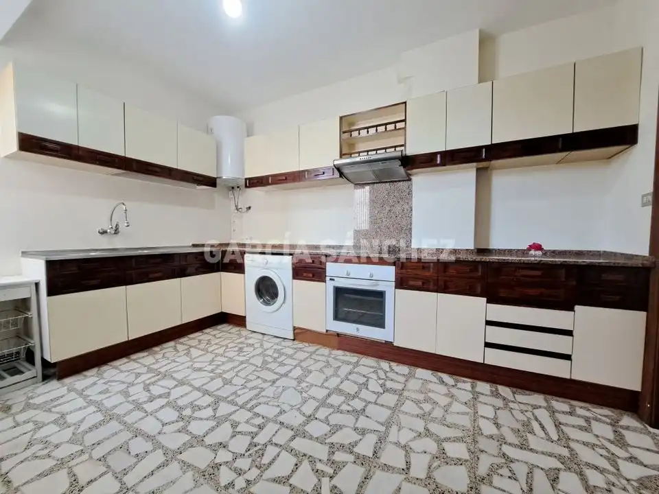 Küche von Wohnung zum Verkauf in Boiro