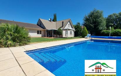 Swimming pool of House or chalet for sale in Galapagar  with Air Conditioner, Terrace and Swimming Pool