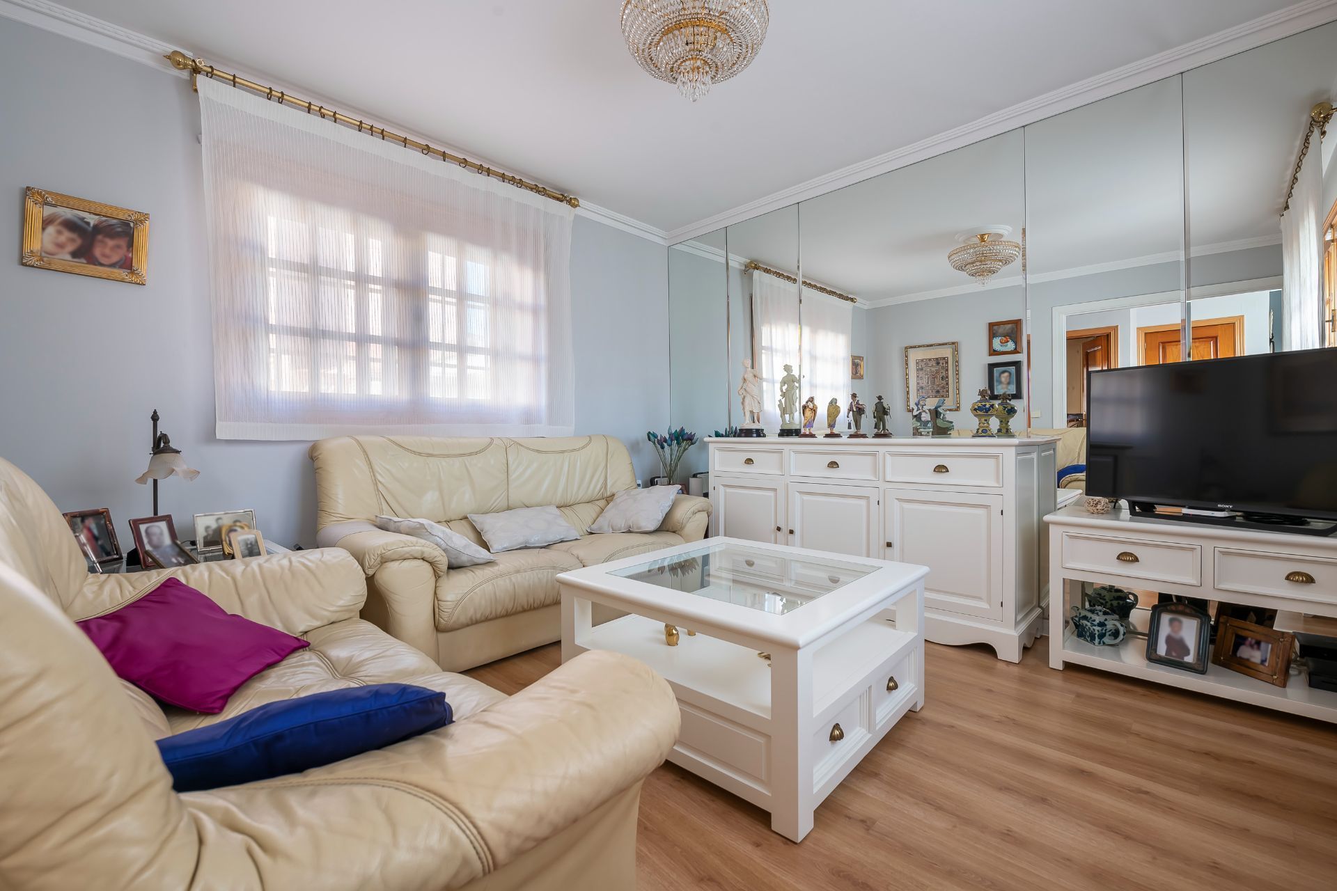 Living room of House or chalet for sale in Alcobendas  with Air Conditioner and Heating
