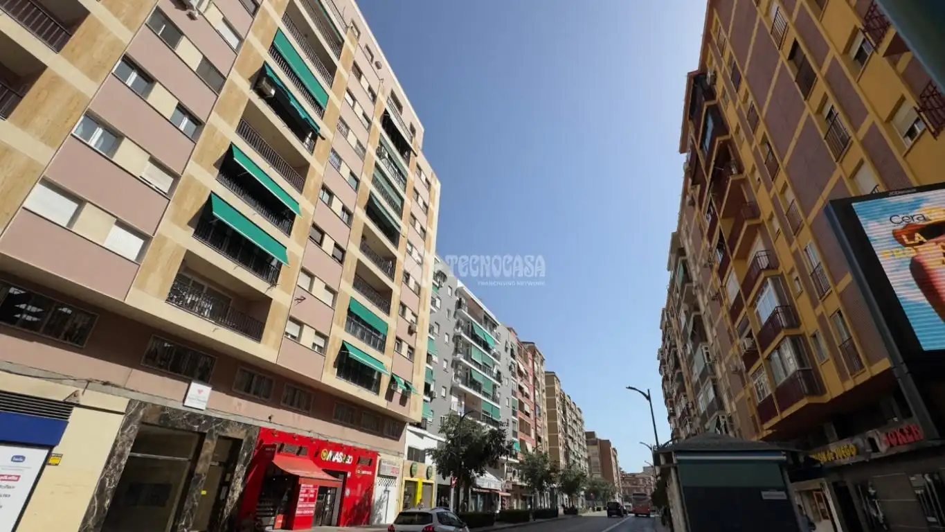 Vista exterior de Piso en venta en Málaga