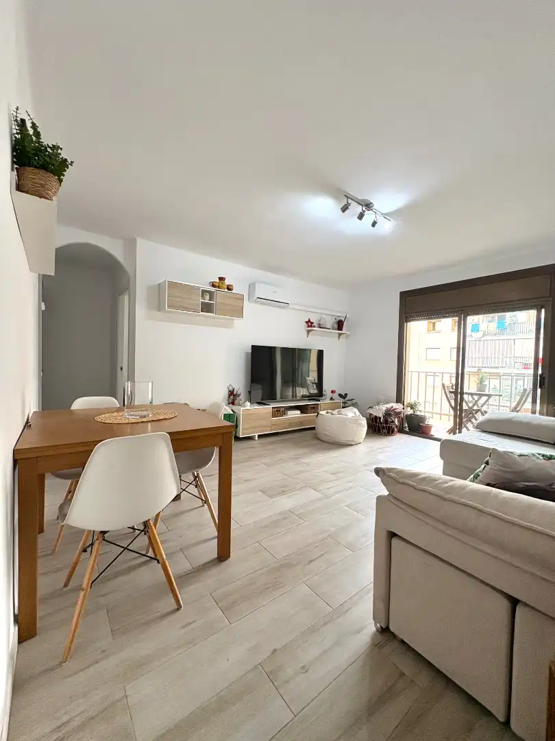 Sala d'estar de Pis en venda en Terrassa amb Aire condicionat, Calefacció i Parquet