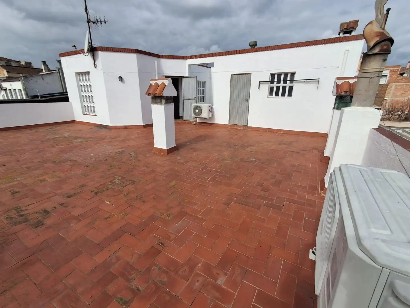Vista exterior de Casa adosada en venda en Tortosa amb Aire condicionat i Calefacció