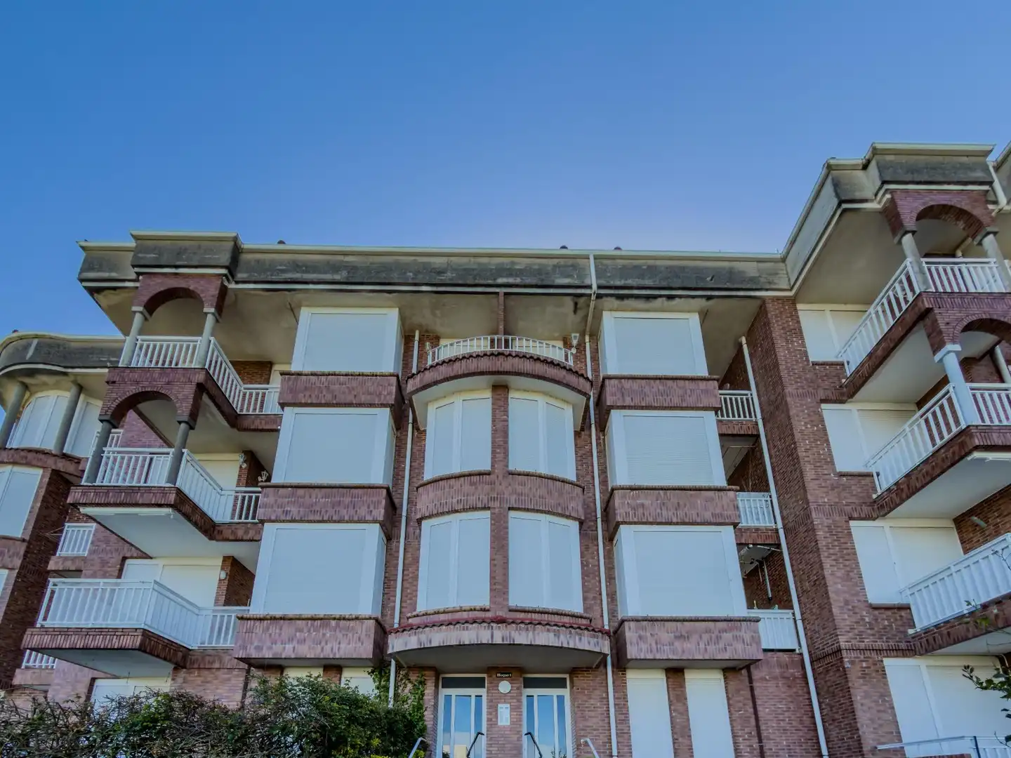 Vista exterior de Planta baixa en venda en Noja amb Calefacció, Jardí privat i Terrassa
