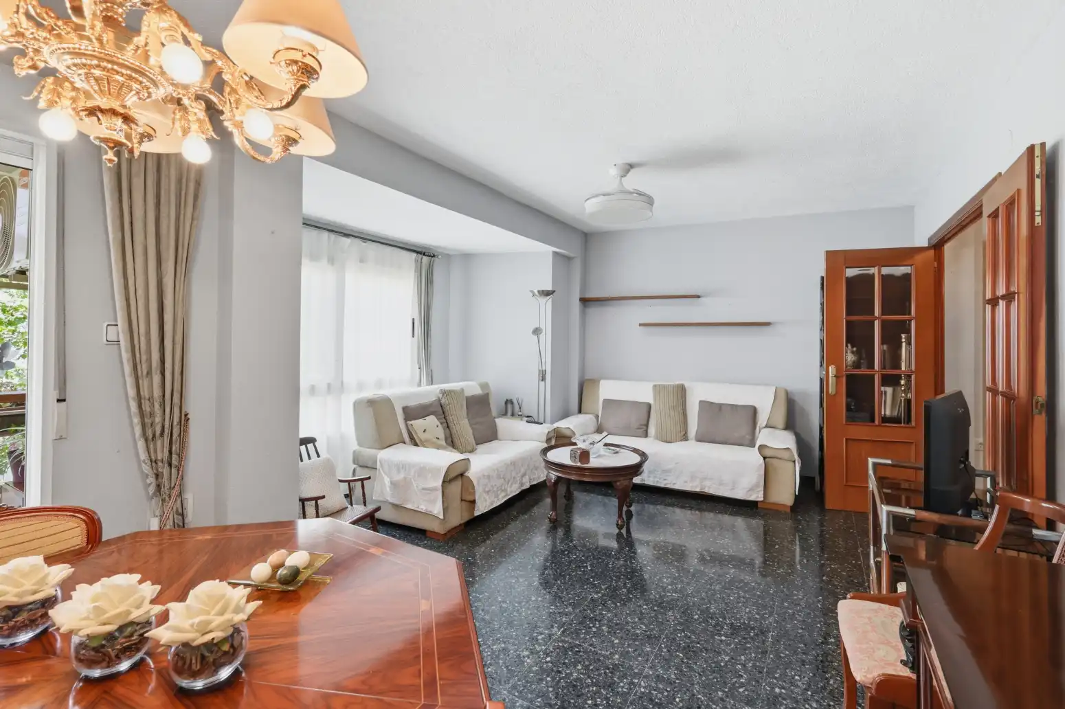 Sala d'estar de Pis en venda en Valencia amb Aire condicionat i Balcó
