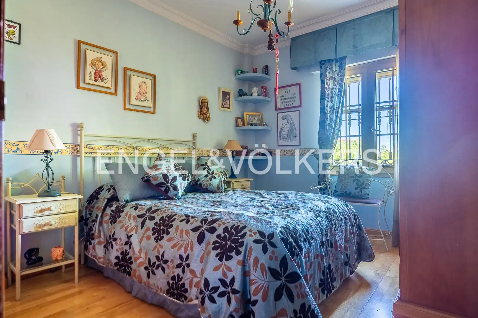 Bedroom of Houses for sale in Sevilla  with Air Conditioner, Heating and Private garden