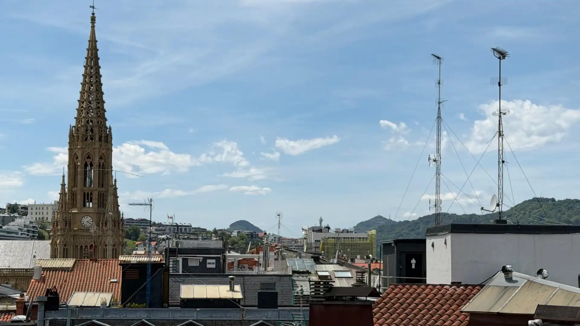 Exterior view of Duplexes for sale in Donostia - San Sebastián   with Heating, Terrace and Storage room