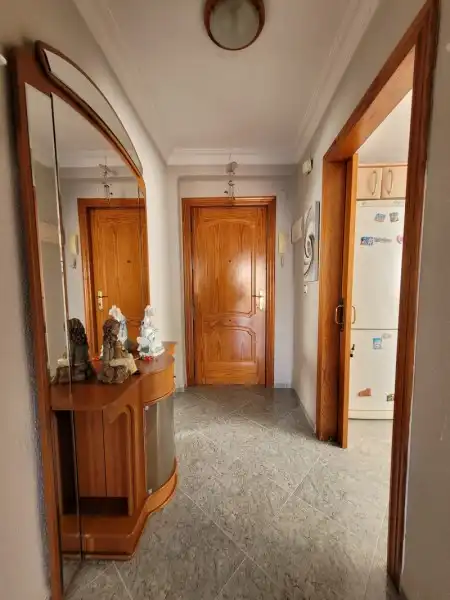 Piso en venta en Málaga con Terraza, Horno y Lavadora