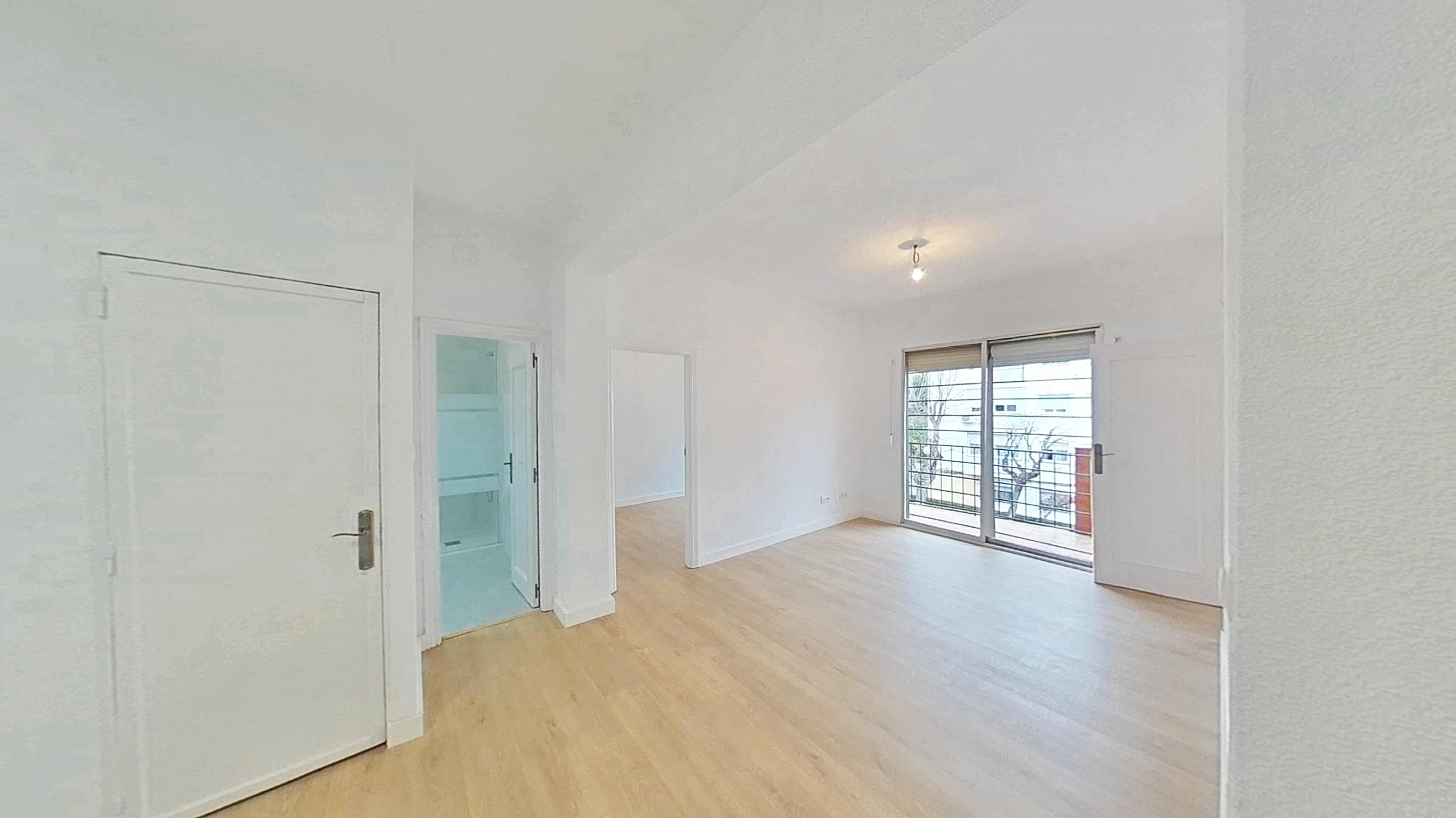 Exterior view of Flat for sale in  Madrid Capital  with Terrace and Oven
