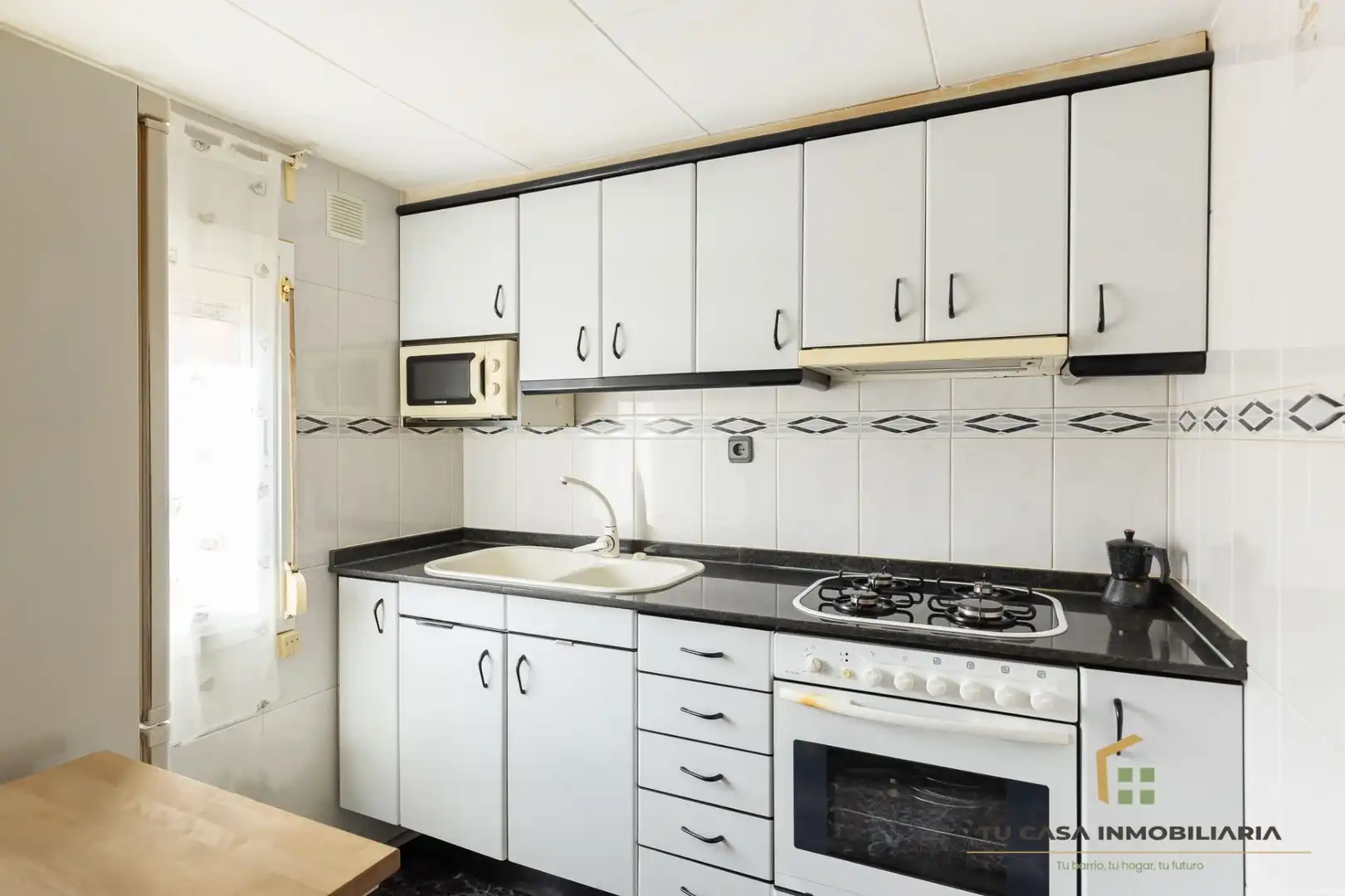 Küche von Wohnung zum Verkauf in Badalona mit Klimaanlage