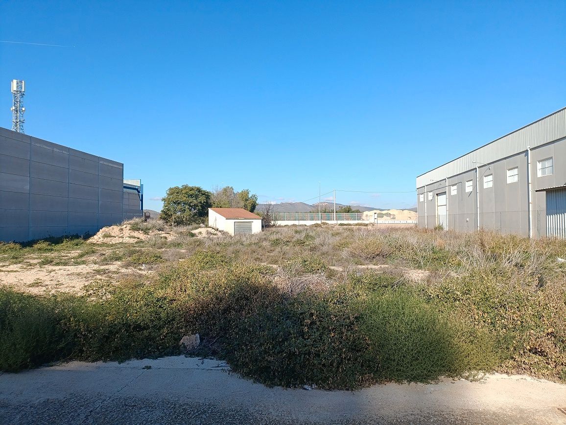 Terreny industrial en venda en Hellín