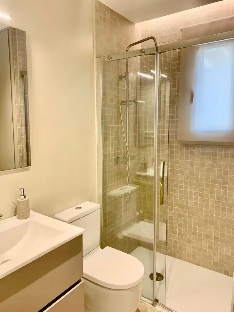 Bathroom of Houses for rent in Castelldefels  with Air Conditioner, Heating and Private garden