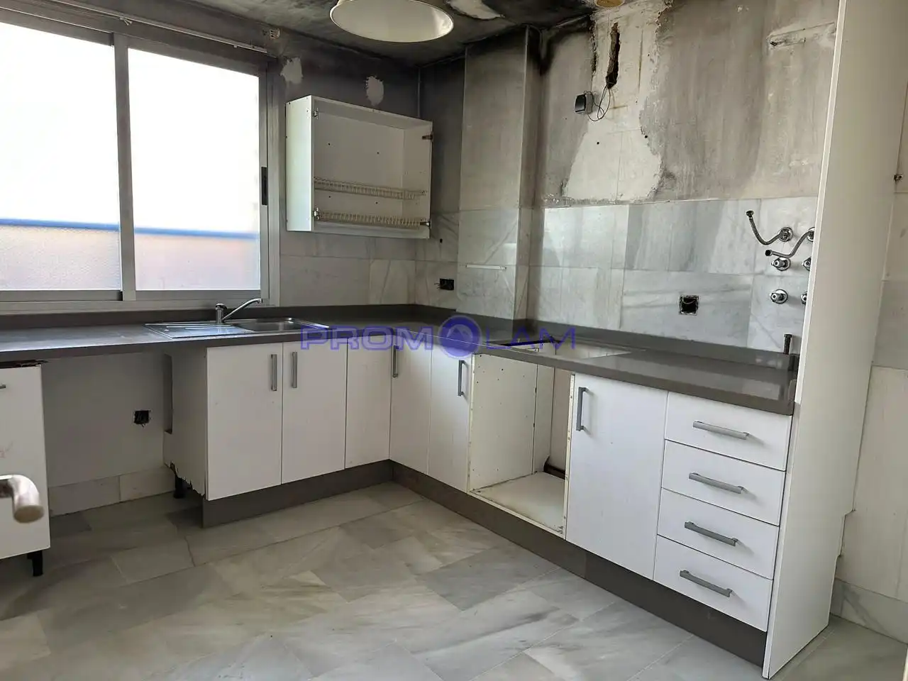 Cuina de Casa o xalet en venda en Bollullos de la Mitación amb Jardí privat i Terrassa