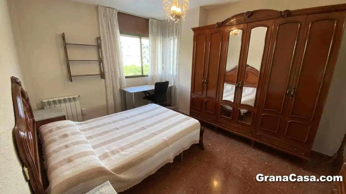 Bedroom of Flat for rent in Granada  with Heating, Terrace and Furnished