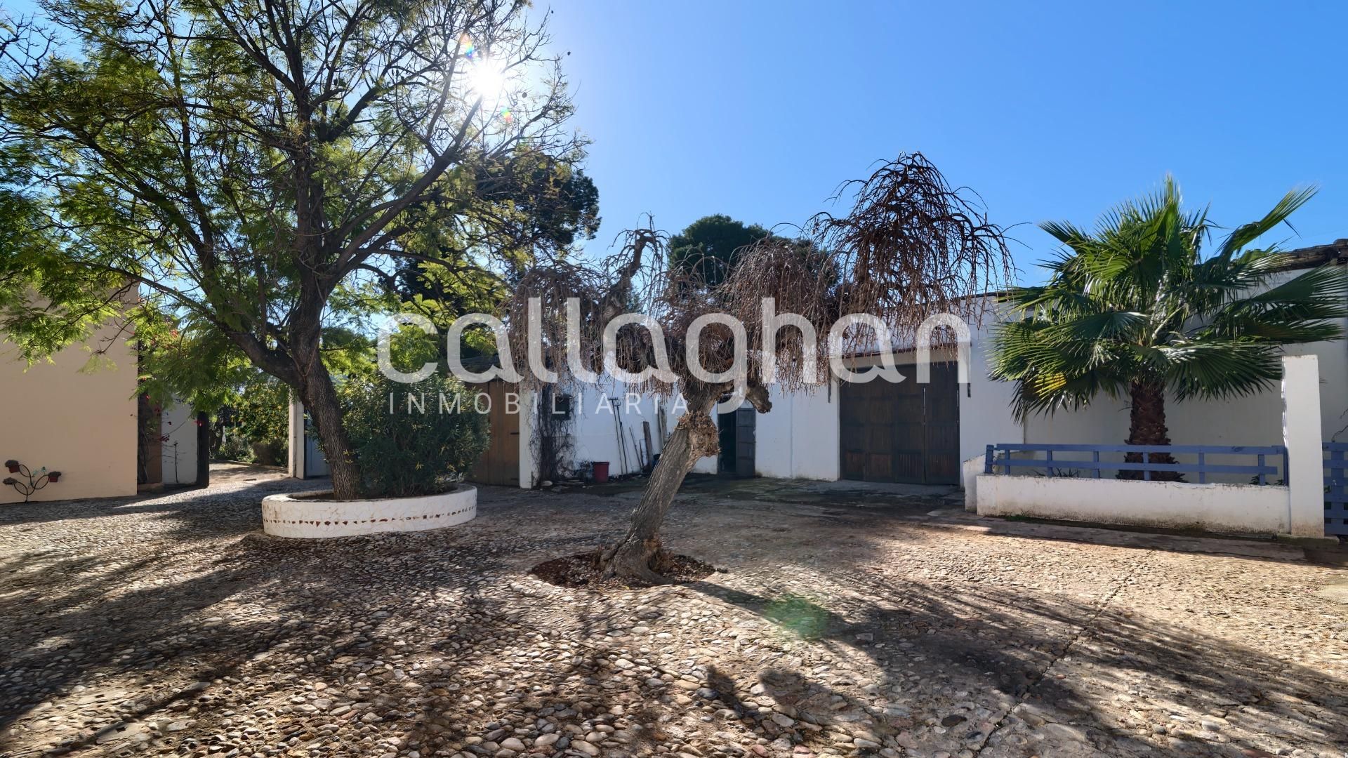 Vista exterior de Casa o xalet en venda en Manises amb Aire condicionat, Calefacció i Jardí privat