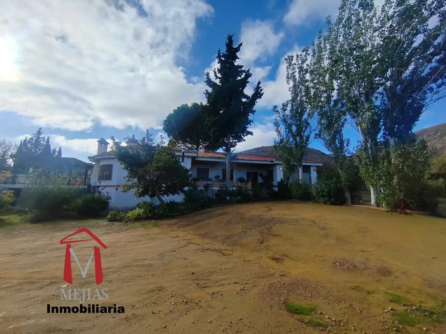 Vista exterior de Casa o xalet en venda en Antequera amb Aire condicionat, Calefacció i Terrassa