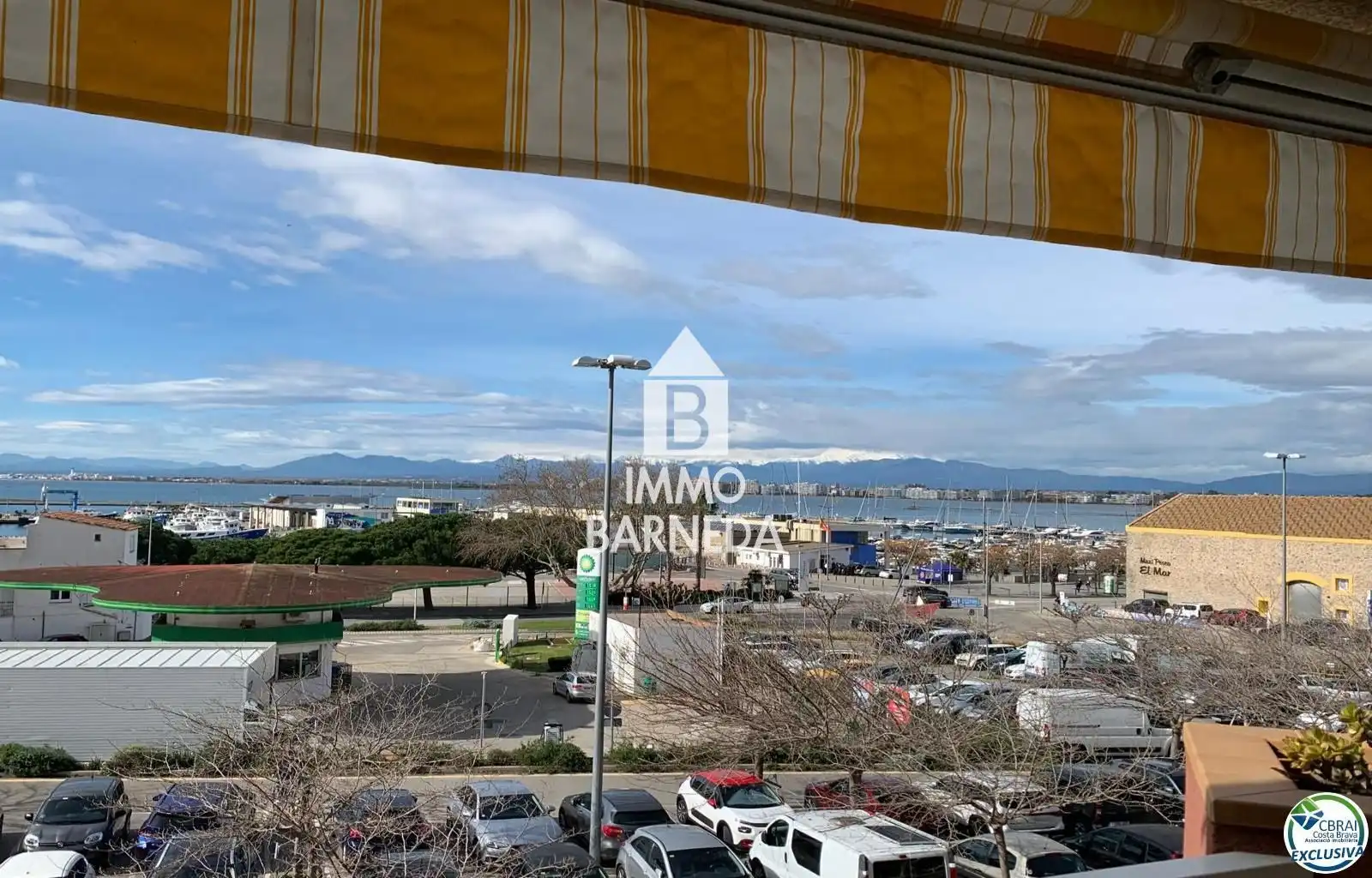 Vista exterior de Pis en venda en Roses amb Aire condicionat, Calefacció i Terrassa