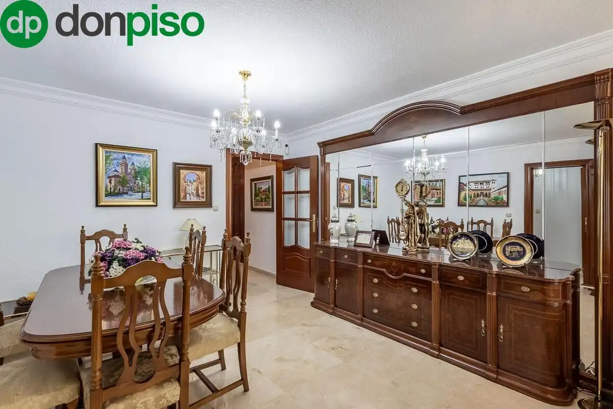 Dining room of Flat for sale in Granada