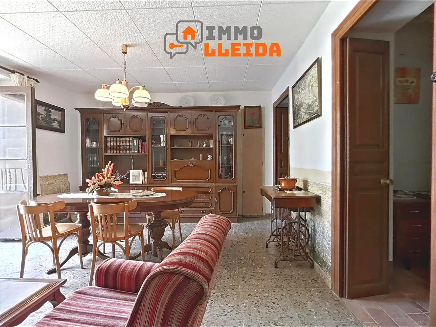 Sala d'estar de Casa adosada en venda en Vallbona de Les Monges amb Terrassa, Traster i Moblat
