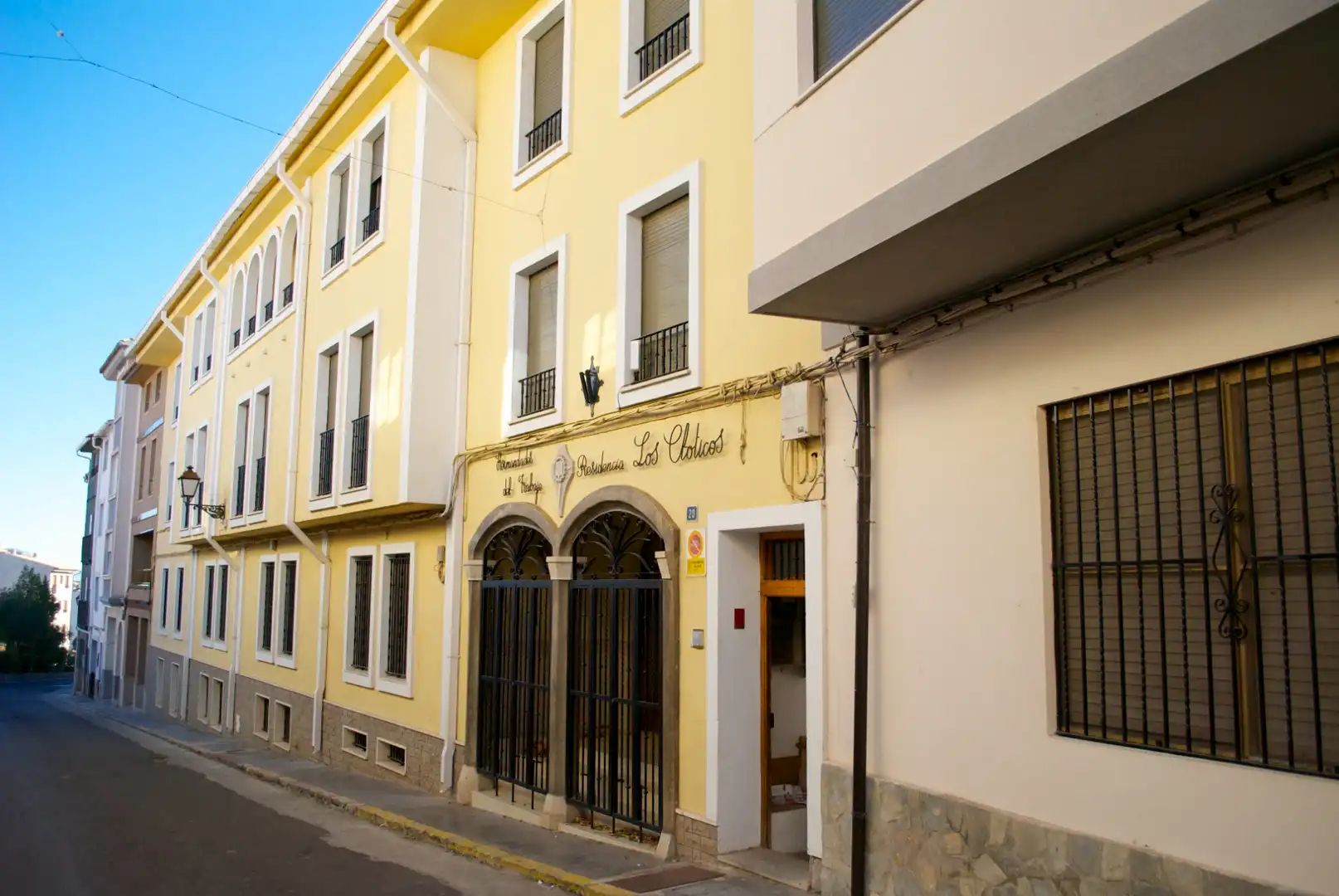 Vista exterior de Edifici en venda en Bejís amb Piscina comunitària