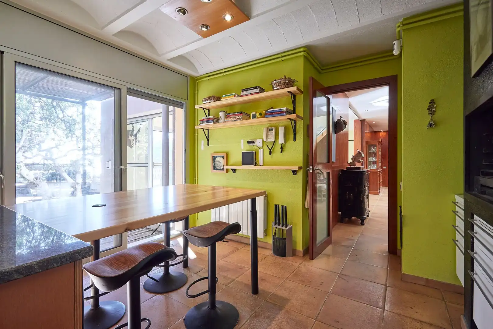 Küche von Haus oder Chalet zum Verkauf in Premià de Dalt mit Klimaanlage, Heizung und Privatgarten