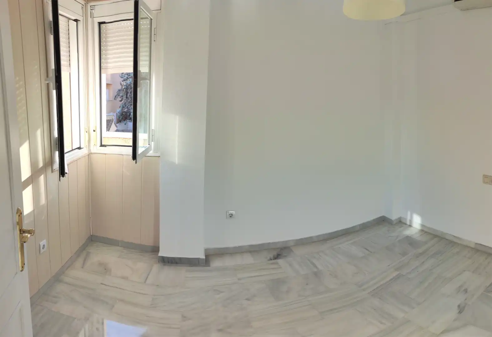 Bedroom of Flat for rent in Tomares  with Air Conditioner, Heating and Terrace
