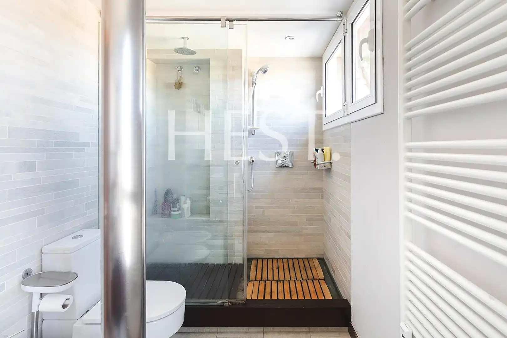 Baño de Piso en venta en Barcelona con Aire acondicionado, Calefacción y Jardín privado