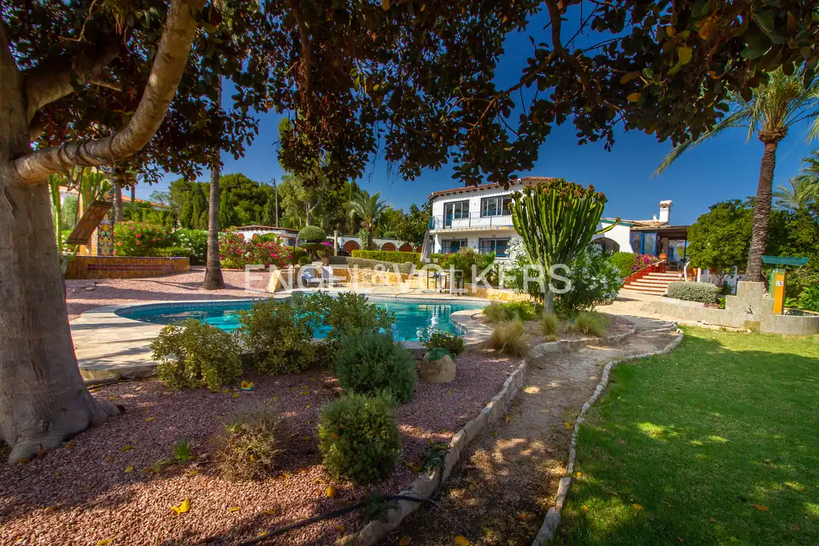 Casa con piscina en venta en Pueblo - Urbanizaciones, imagen 7