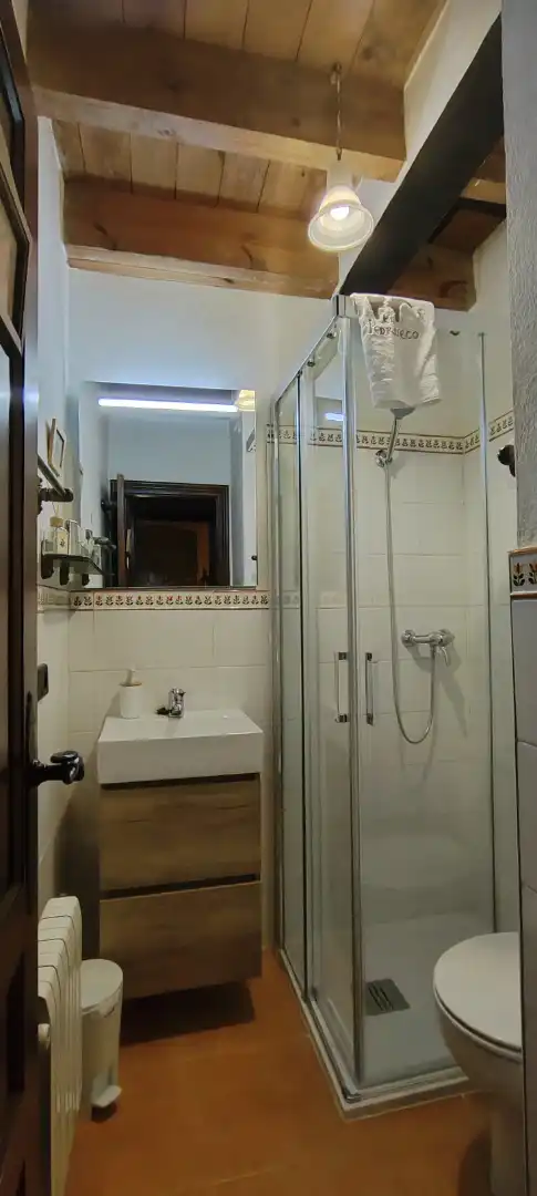 Baño de Casa o chalet en venta en Nava con Calefacción, Jardín privado y Parquet