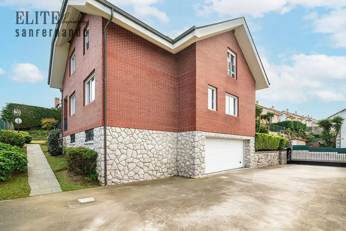 Vista exterior de Casa o chalet en venta en Piélagos con Calefacción, Jardín privado y Trastero