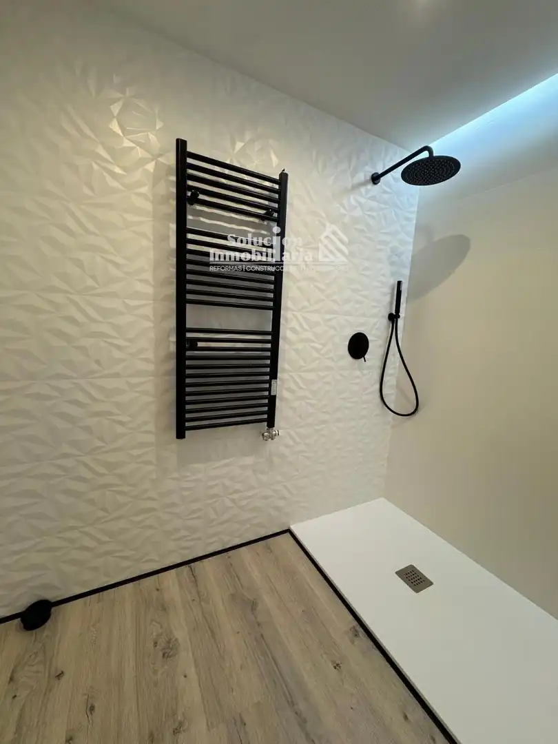 Bathroom of Flat for sale in Salamanca  with Heating, Terrace and Balcony