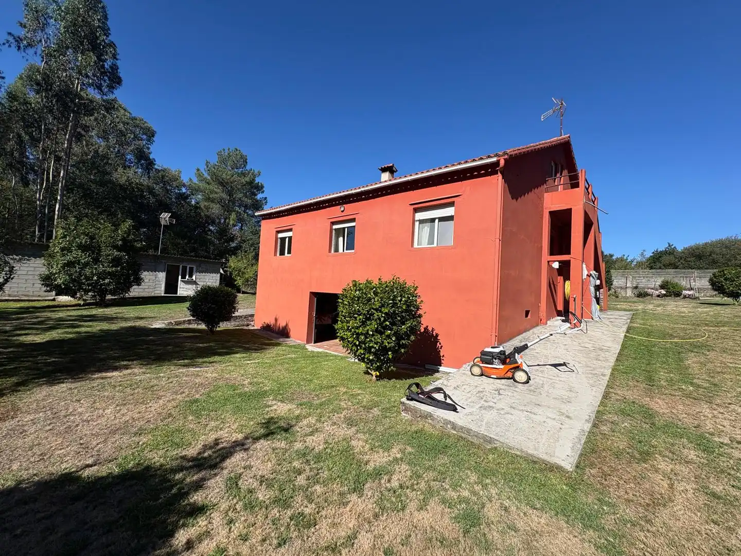 Vista exterior de Casa o chalet en venta en Covelo con Jardín privado, Trastero y Amueblado
