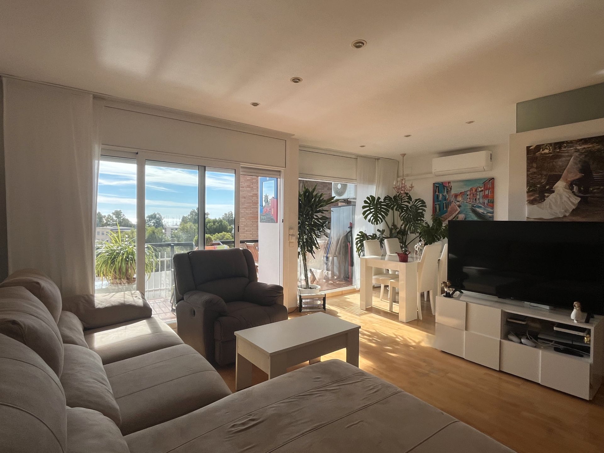 Sala d'estar de Pis de lloguer en Castelldefels amb Aire condicionat, Calefacció i Terrassa