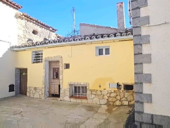 Casa-chalet en Venta en C/ Eras  en Azuara
