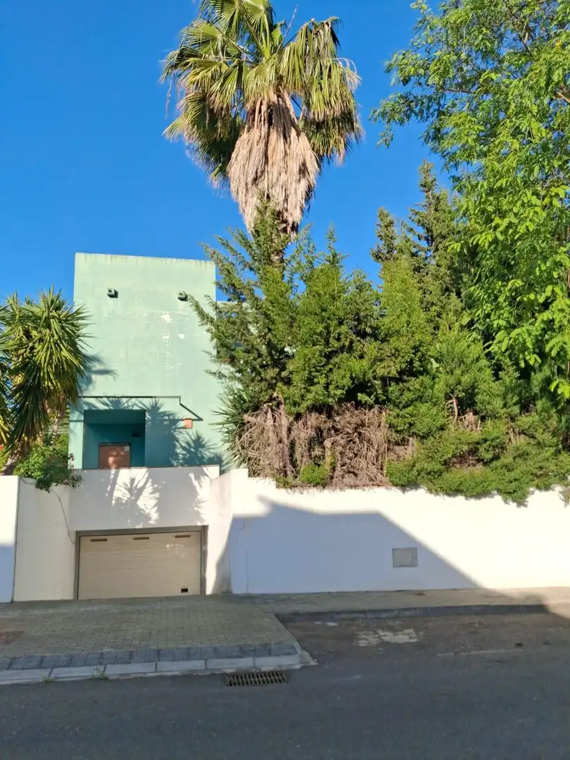 Vista exterior de Casa o chalet en venta en Espartinas con Jardín privado, Balcón y Piscina comunitaria