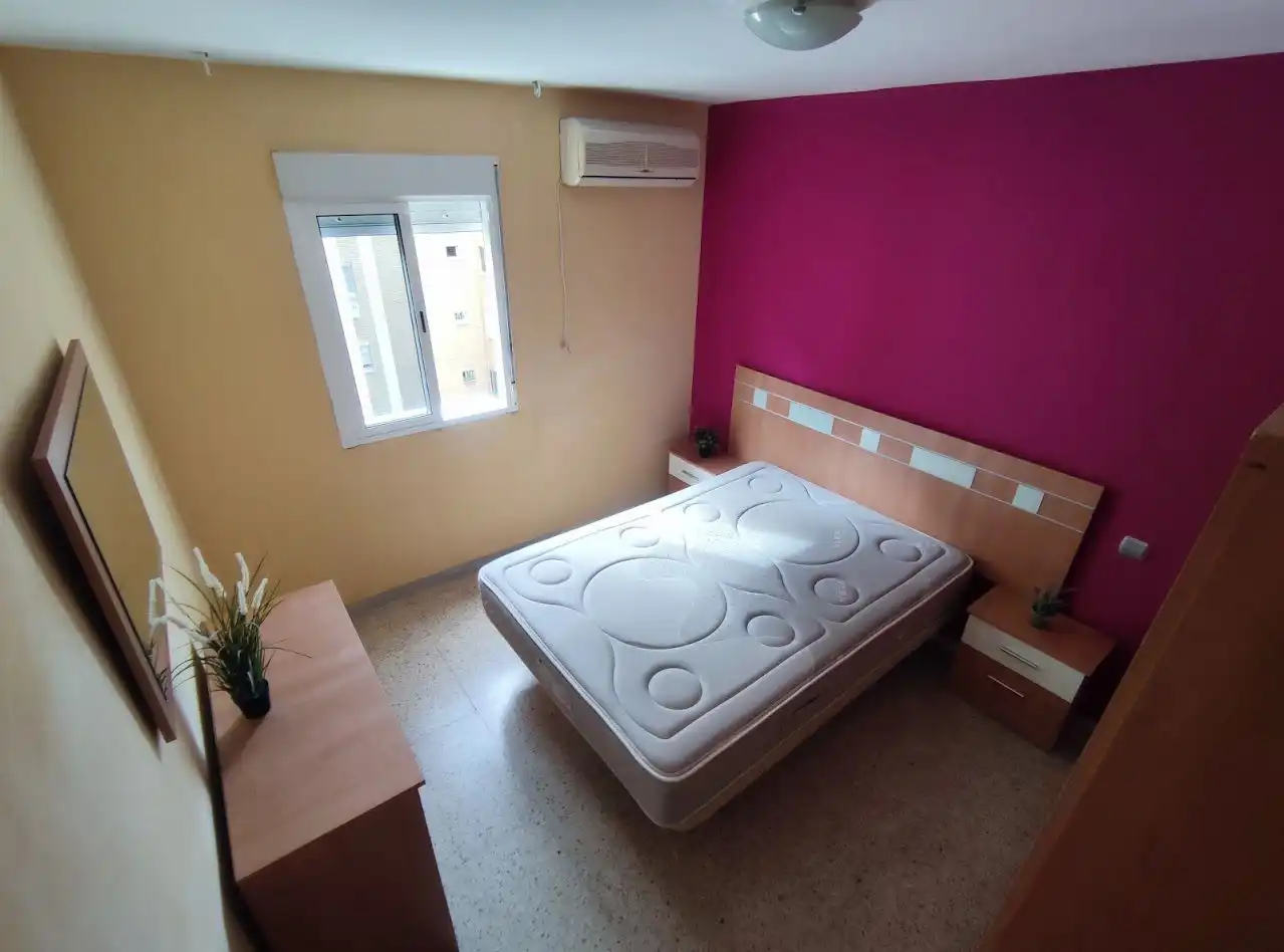 Bedroom of Flat for sale in Sevilla  with Air Conditioner and Storage room