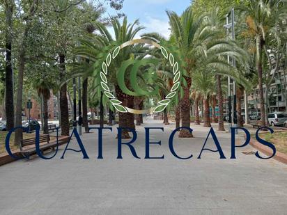Vista exterior de Pis en venda en  Barcelona Capital amb Calefacció, Moblat i Forn