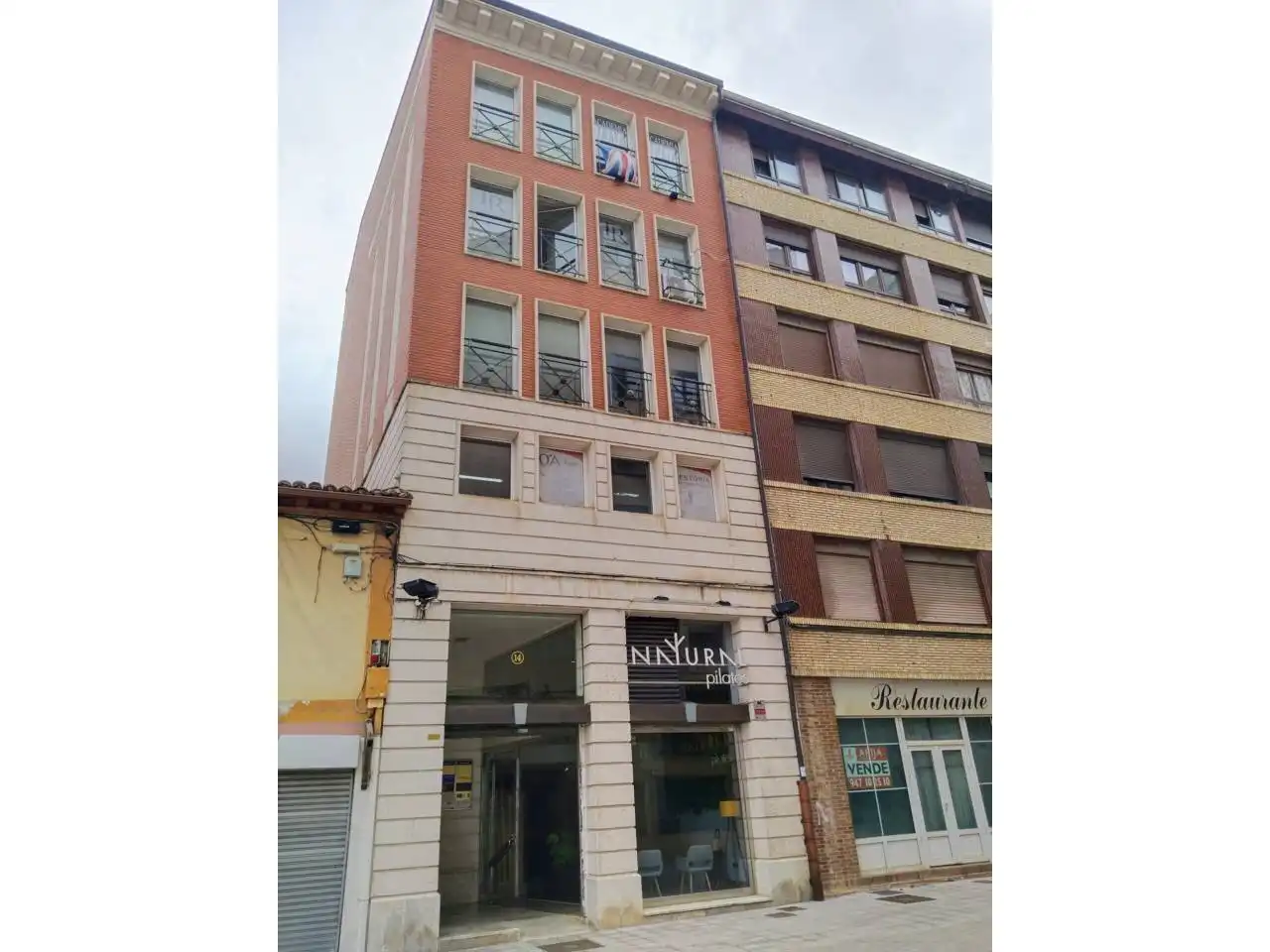 Außenansicht von Büro zur Miete in Burgos mit Klimaanlage