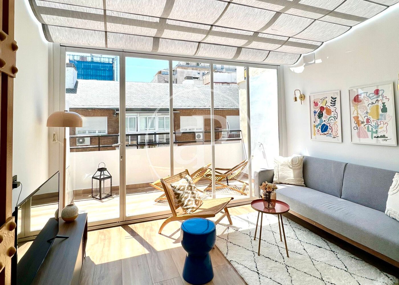 Sala d'estar de Àtic en venda en  Madrid Capital amb Calefacció, Terrassa i Moblat