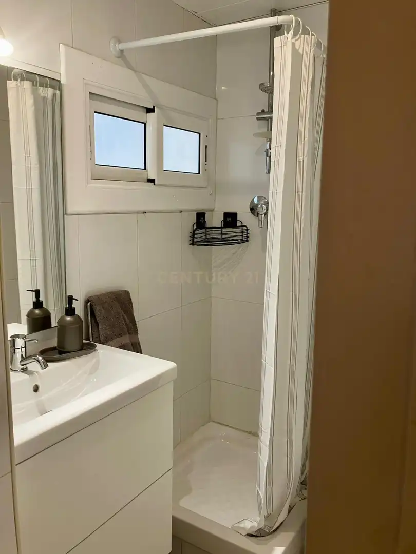 Badezimmer von Wohnungen zur Miete in Barcelona mit Klimaanlage