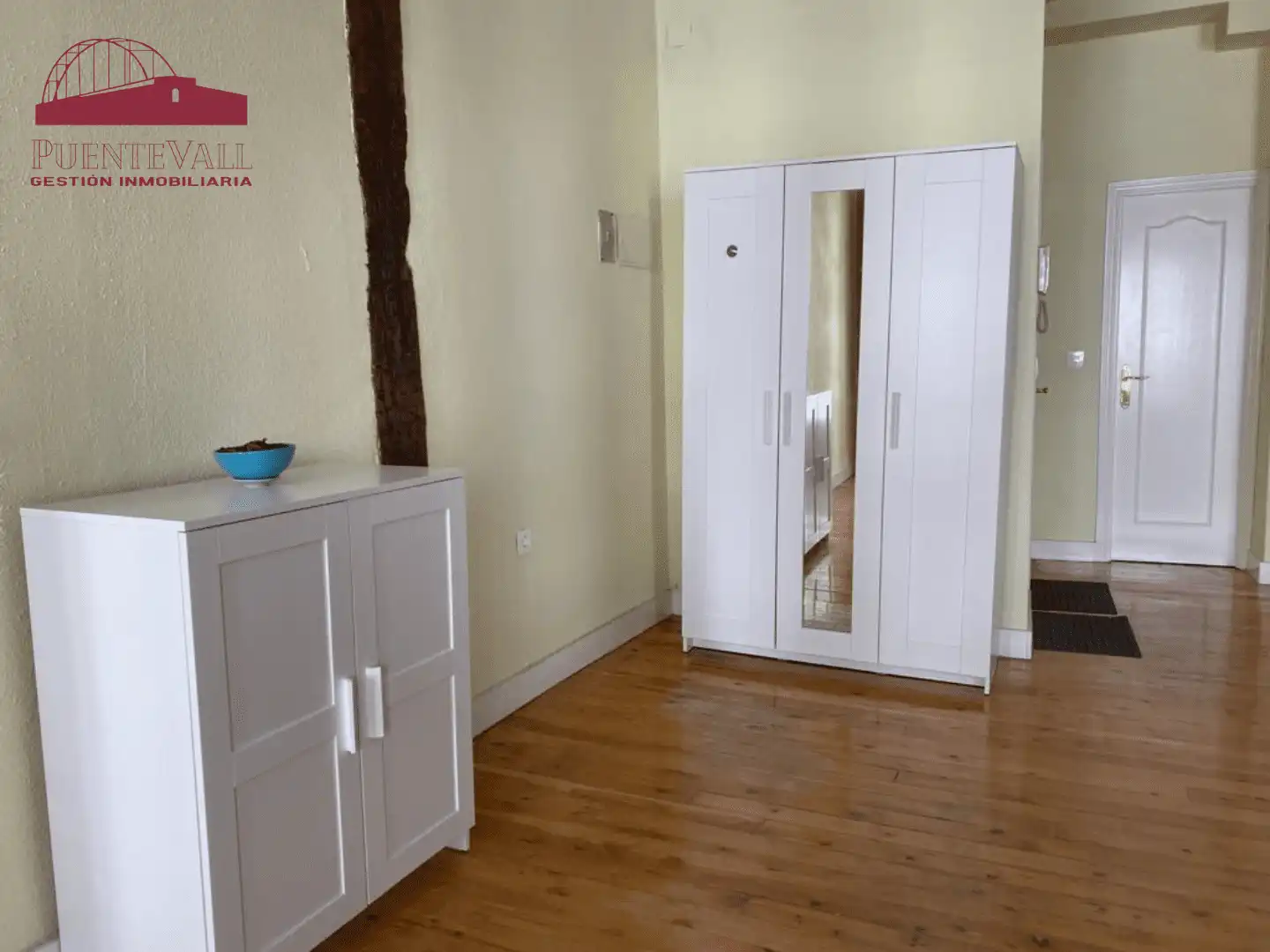 Bedroom of Flat for rent in Valladolid  with Air Conditioner, Heating and Furnished