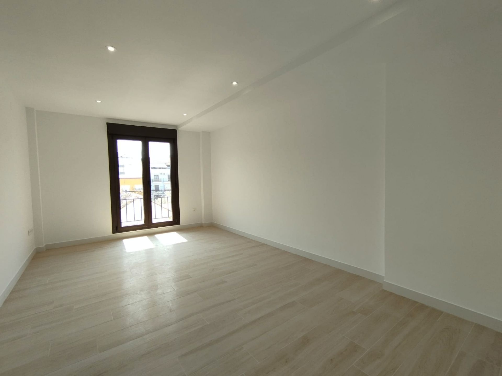 Habitación de Piso en venta en Tomelloso con Calefacción, Trastero y Balcón